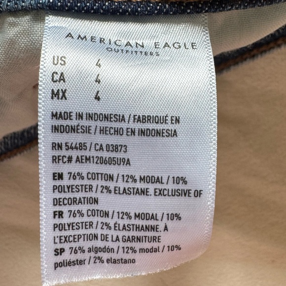 American Eagle Distressed Dark Wash Denim Mom shorts - Picture 5 of 6